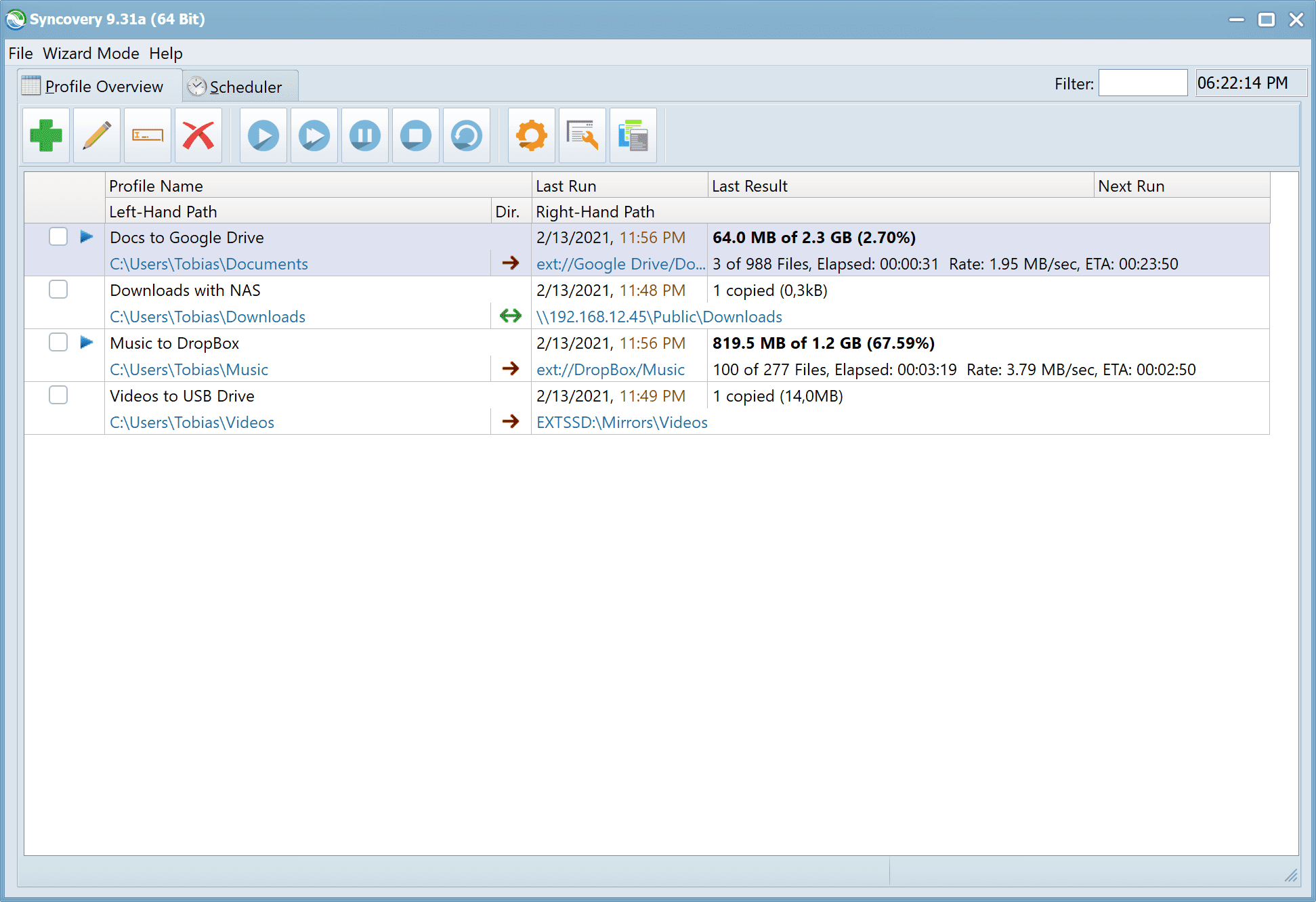 Ein Screenshot der Syncovery-Oberfläche auf einem Computer, der die Dateisynchronisierung und Sicherung zwischen Ordnern zeigt